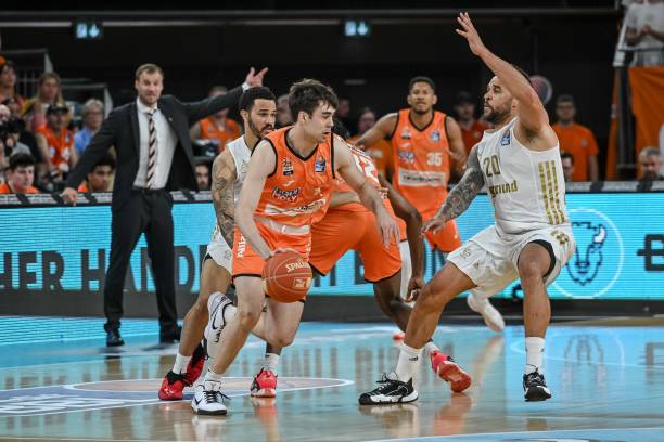 包括亚马尔 包括亚马尔